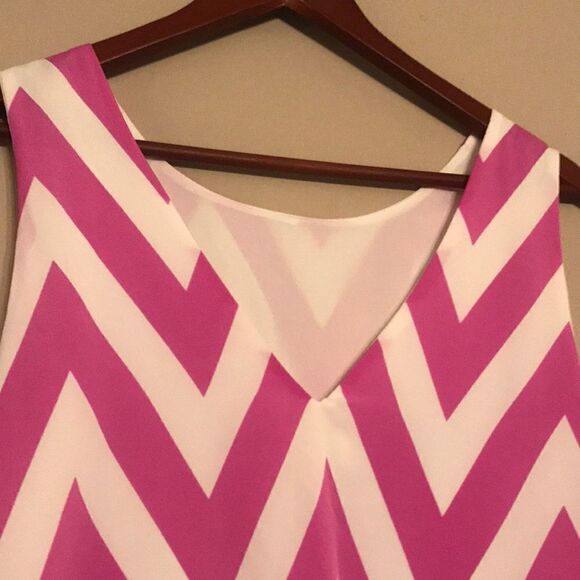 Everly Chevron Print Dress - Size Large - Picture 9 of 11